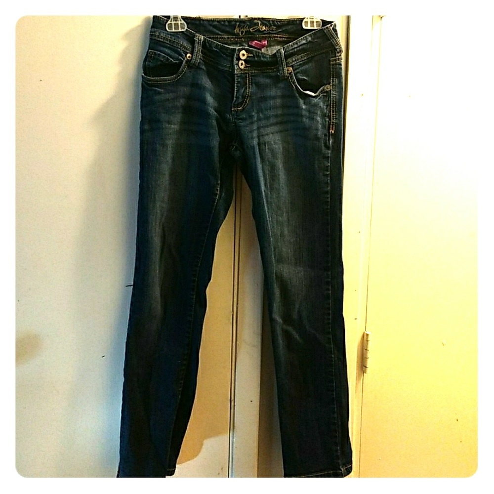 Ariya jeans